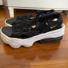 NIKE ココサンダルの画像