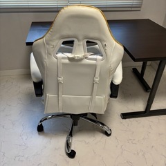 【取引中】L字デスク、リクライニングチェアの画像