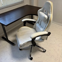 【取引中】L字デスク、リクライニングチェアの画像