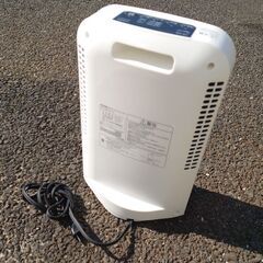 2022年製 大風量首振りセラミックファンヒーター KCH-MSW121-Wの画像