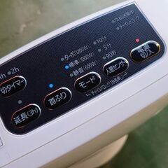 2022年製 大風量首振りセラミックファンヒーター KCH-MSW121-Wの画像