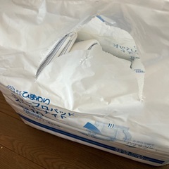 大人用おむつ、尿取りパッド　の画像