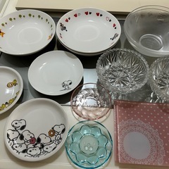 食器まとめ売りの画像