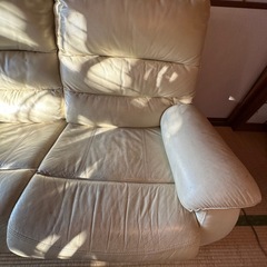 定価13万円！！3人がけ電動リクライニングソファの画像