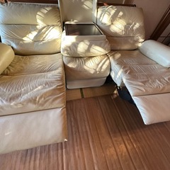 定価13万円！！3人がけ電動リクライニングソファの画像