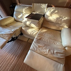 定価13万円！！3人がけ電動リクライニングソファの画像