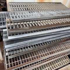 排水溝蓋　グレーチング　の画像