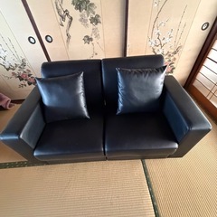 黒の応接ソファセットの画像