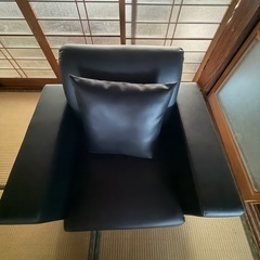 黒の応接ソファセットの画像