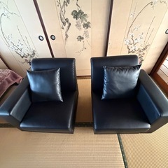 黒の応接ソファセットの画像