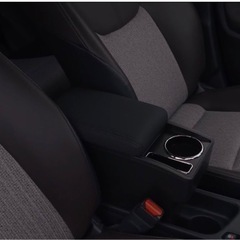 ヤリスクロス専用肘置きの画像