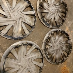 ホンダシャトル　純正ホイールカバーの画像