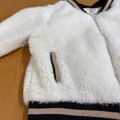 キラキラ ジャンパー 24monthsの画像