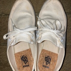 白い靴　2足の画像
