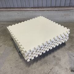 J7P2423 ジョイントマット 大判 13枚 60cm×60cm 厚さ2cm ブラウン ホワイト 防音 キズ防止 ベビーマット フロアマット 子供部屋 おしゃれ カーペット 現状の画像