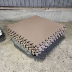 J7P2423 ジョイントマット 大判 13枚 60cm×60cm 厚さ2cm ブラウン ホワイト 防音 キズ防止 ベビーマット フロアマット 子供部屋 おしゃれ カーペット 現状の画像