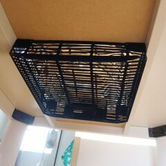 こたつテーブルと2人掛けソファの画像