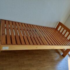 木製ベッドフレーム