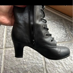 レディース　編み上げ　ブーツ　22.5　の画像