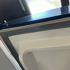 2ドア家庭用冷蔵庫の画像