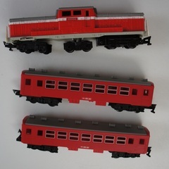 プラレール　ディーゼル１台（動作確認済）＆客車２台：中古品の画像