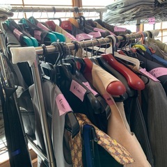 スーツ　ネクタイ　ビジネスアウター　の画像