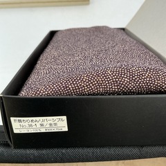 風呂敷2枚　ちりめん(レーヨン100％約68x70cm) ふじみやび(綿100%約102x102cm) 海外土産にもの画像