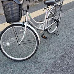 【リサイクルショップどりーむ天保山店】No.554　自転車　24インチ　シティサイクル　カゴ・鍵付き🎵　美品ですよ～🎵の画像