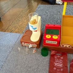 アンパンマンのパン工場本体と1部のみの画像