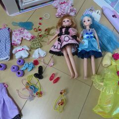 リカちゃん２体、ハウス、その他部品諸々セットの画像