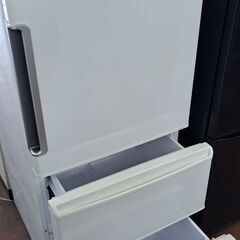 【リサイクルショップどりーむ天保山店】No.4835　冷蔵庫　AQUA　272L　2017年製　写真参照🎵の画像
