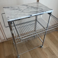 大理石　キャビネット　スチールラック　キッチンラックの画像