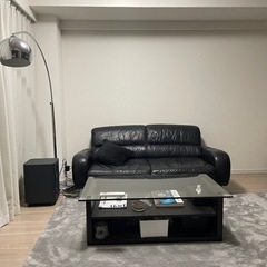 黒革ソファの画像