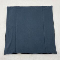 【現状品】座布団 2枚 うすめ 四角 紺色/灰色 生活雑貨 生活備品の画像