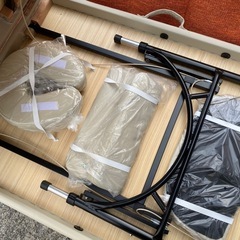 ⭐️土日元気に営業中‼️⭐️ 美品‼️折りたたみマッサージベッド　4
台あります　１台の値段ですの画像