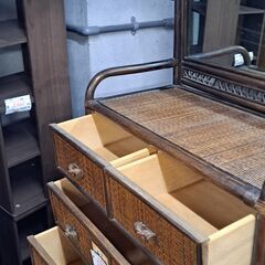【リサイクルショップどりーむ天保山店】No.4929　籐タンス　写真参照🎵　鏡付き(≧▽≦)　レトロ感最高ですよ～🎵の画像