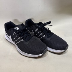 ナイキ ラン スイフト(ブラック×ホワイト) ランニングシューズ　27せんちセンチの画像