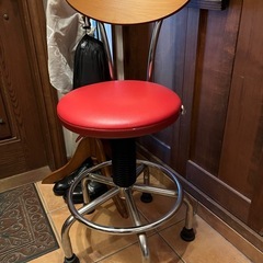 昇降式カウンターチェア
の画像