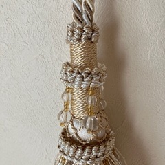 カーテンタッセル　ゴールド✖️ホワイト系の画像