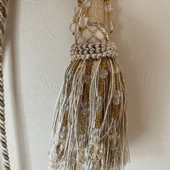 カーテンタッセル　ゴールド✖️ホワイト系の画像