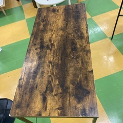 R104  ブラウンデスクの画像