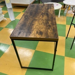 R104  ブラウンデスクの画像