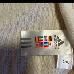 adidas カーディガンの画像
