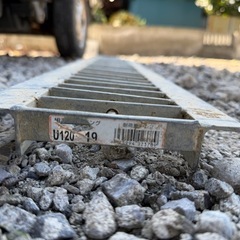 側溝　グレーチング1つのみ1つのみの画像