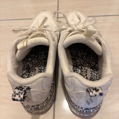 スケッチャーズ UN02 - SPOT-TASTIC! レディースシューズの画像