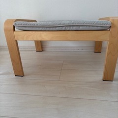 IKEA ポエング　オットマンの画像