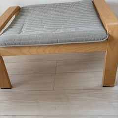 IKEA ポエング　オットマンの画像