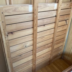 木製ベットの画像