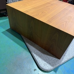 センターテーブル 無垢 幅850奥850高さ350mm★メーカー不明ですが上質でオシャレなデザインの画像