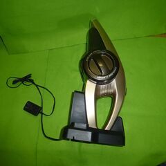 YAMADA コードレスクリーナーの画像